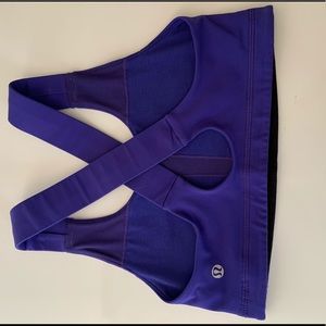 Lululemon size 4 sports bra